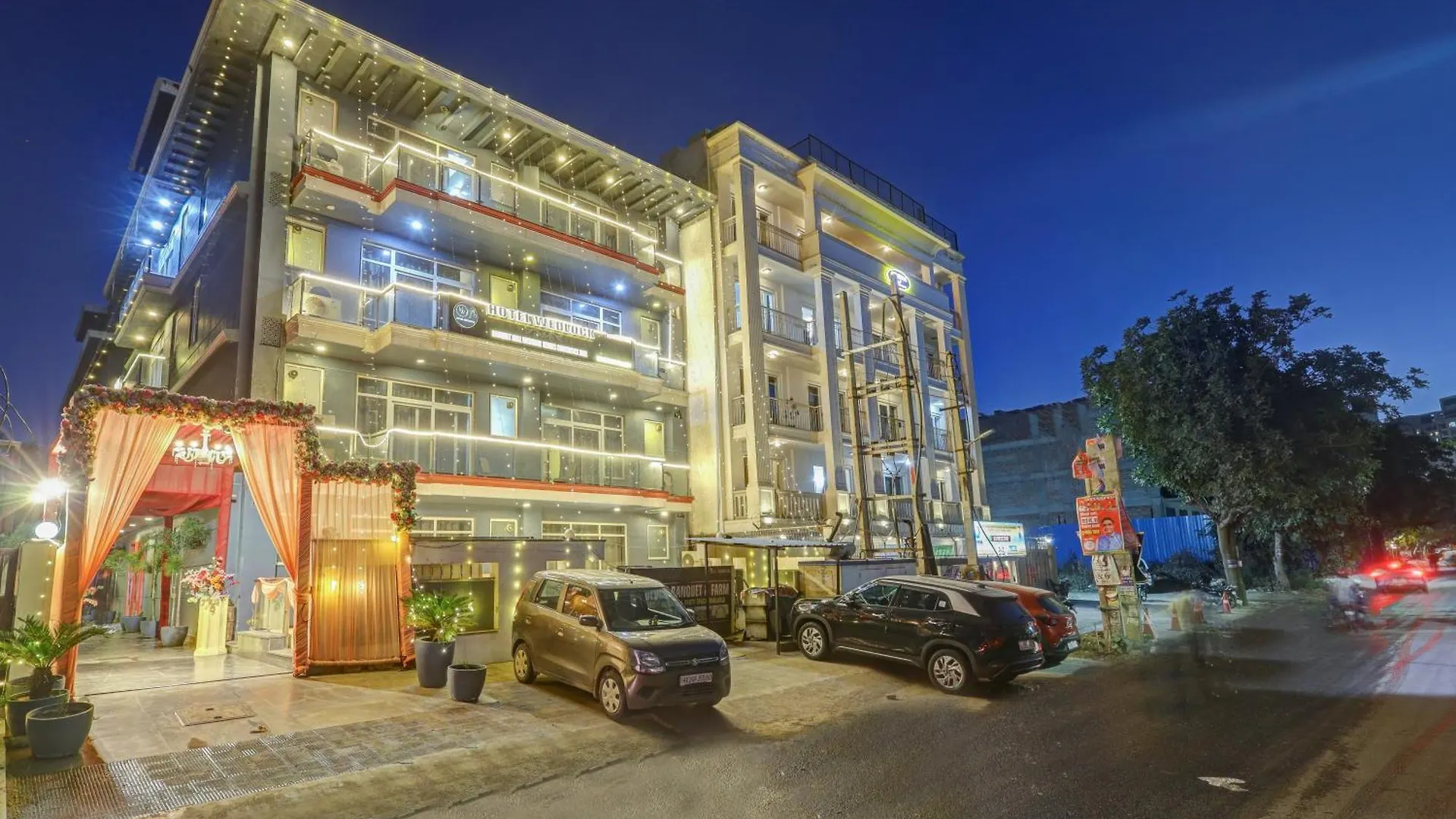 Hotel Wedlock Premium Huda City Γκουργκάον