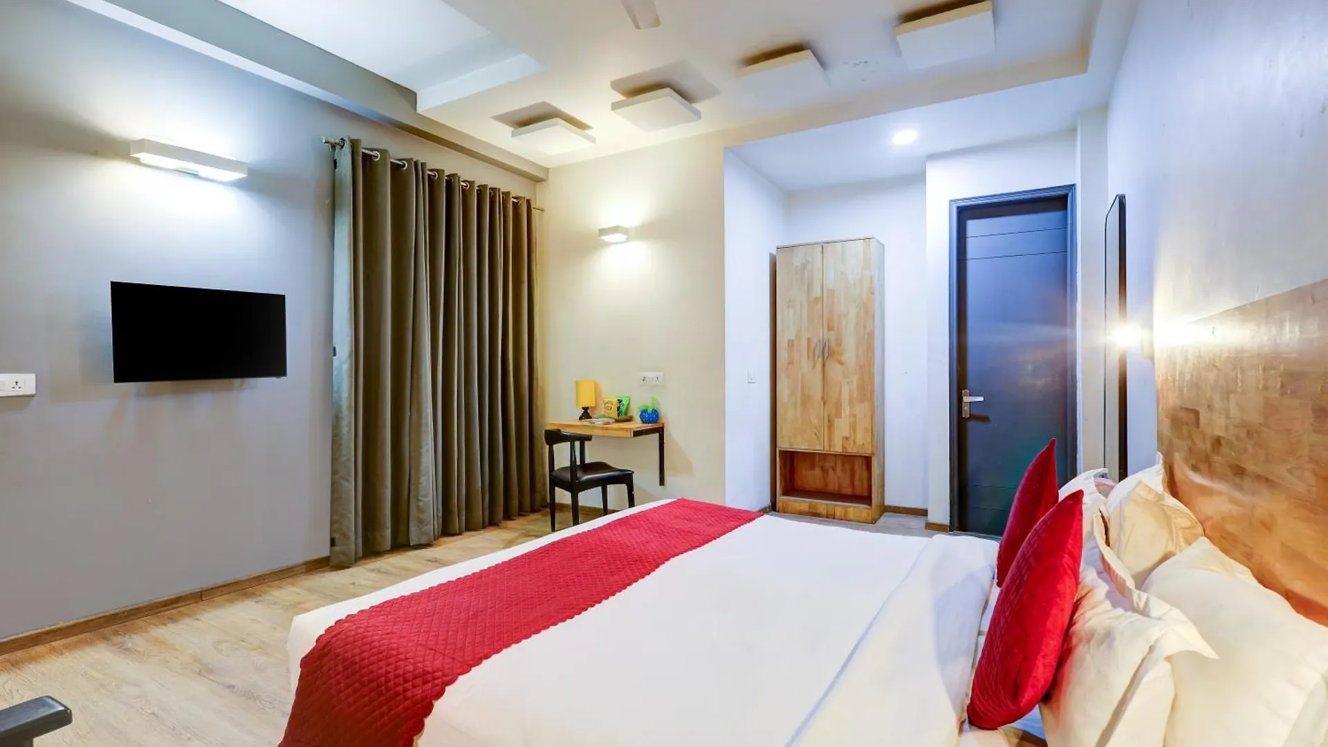 Hotel Wedlock Premium Huda City Γκουργκάον Ινδία