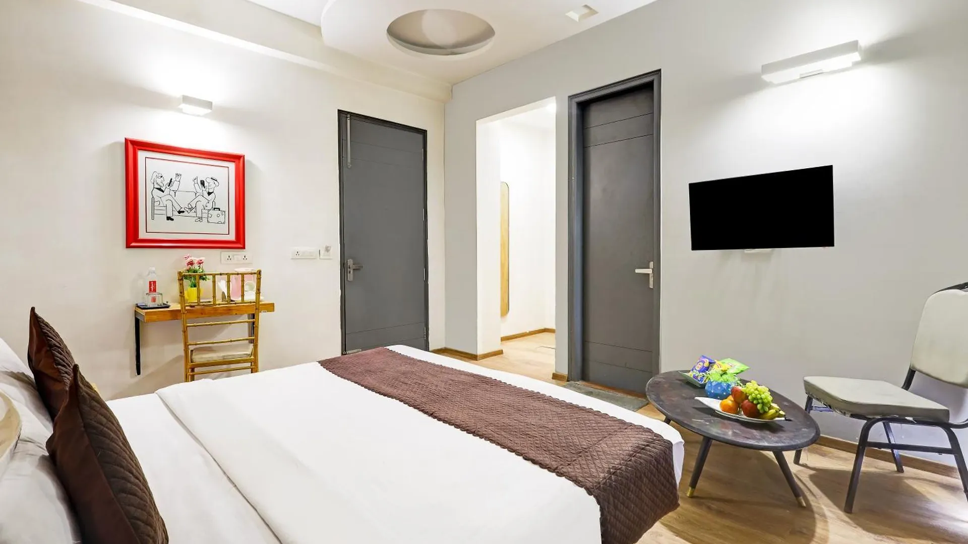 Hotel Wedlock Premium Huda City Γκουργκάον